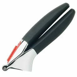 OXO - Good Grips Garlic Press